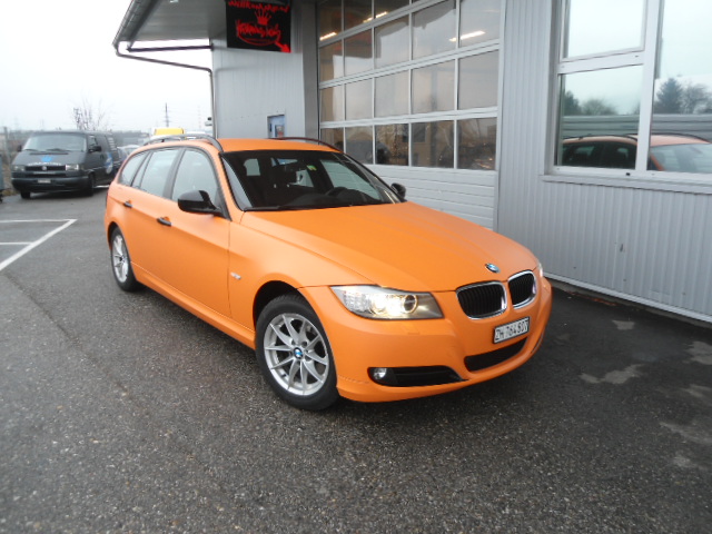BMW 3-er in Orange matt.